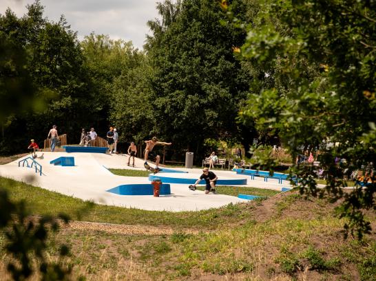 Skaters op het Tijl-en-Neleplein