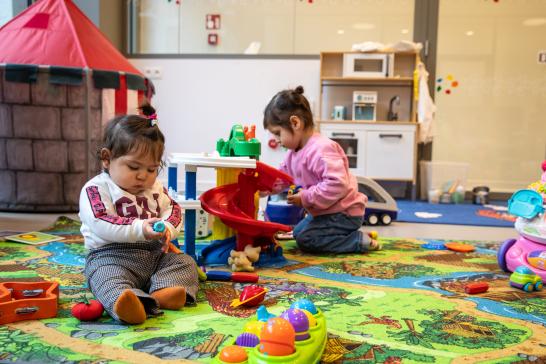 Peuters spelen in het Peuterspeelpunt.
