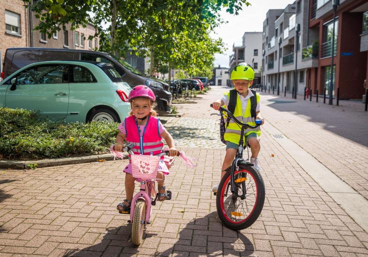 fietsende kinderen